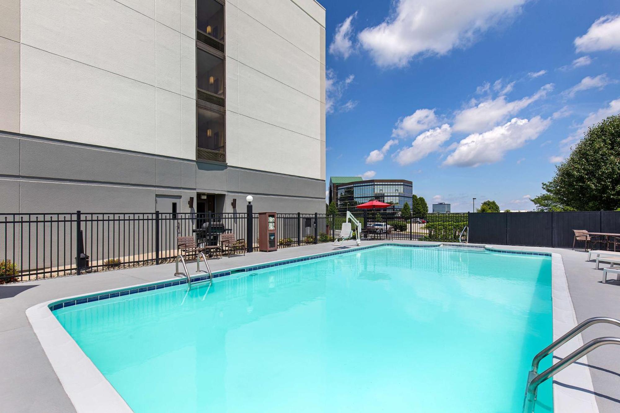 Hyatt Place Louisville-East Dış mekan fotoğraf