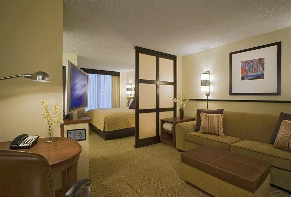 Hyatt Place Louisville-East Dış mekan fotoğraf